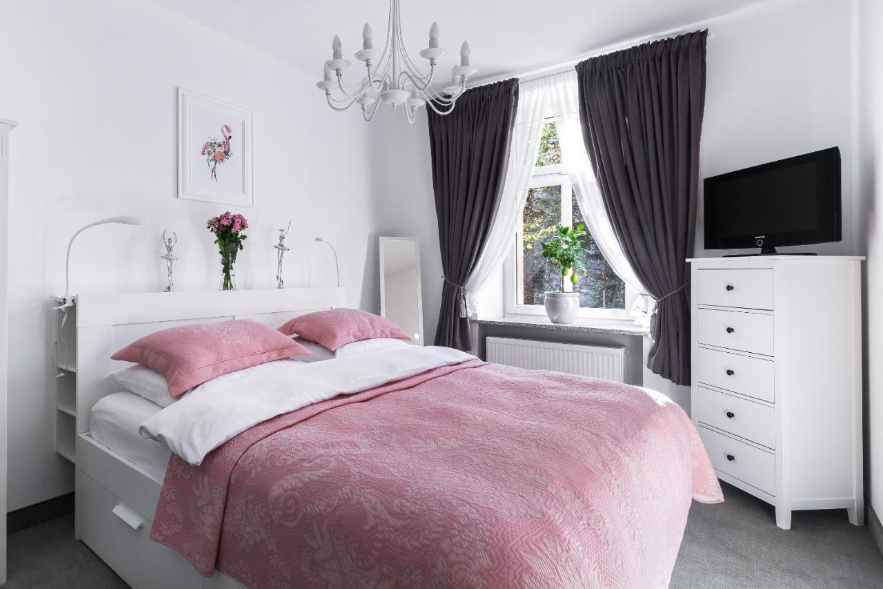 Apartamenty Cieplicka Jelenia Gora Ngoại thất bức ảnh